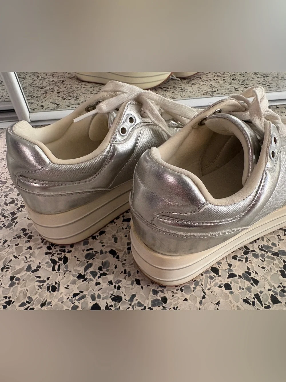Zara cushioned metallic